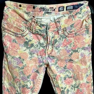 Miss Me Floral Cargo Cuff Skinny Pants Size 29